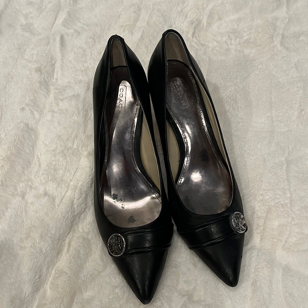 Coach 2 in black heels